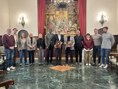 En l'acte de signatura del conveni entre la Paeria i l'AEM hi han assistit diversos regidors i regidores de la Corporació Municipal.