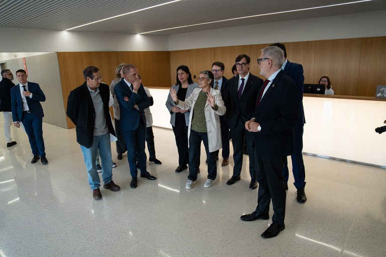 En el nou edifici de Consultes Externes de l’Hospital Universitari Arnau de Vilanova (HUAV) de Lleida s’ha fet una inversió global de 46 milions d’euros, cofinançats pels fons europeus FEDER, i s’ha ampliat en un 30% la superfície del centre hospitalari