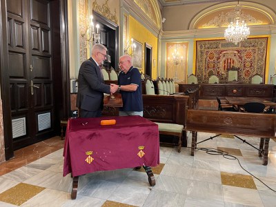 El paer en cap, amb Joan Ramon Saura, en representació de la Federació Catalana del Voluntariat..