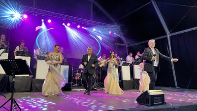 L'Orquestra i i Cobla La Nova Blanes, amb més de quaranta anys de trajectòria..