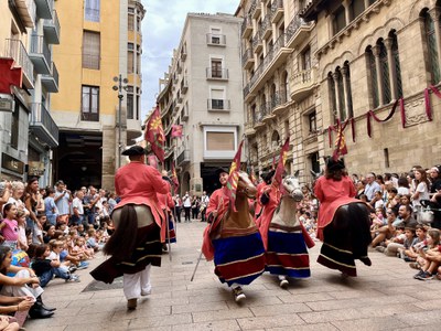El Ball de Cavallets, a la plaça de la Paeria.