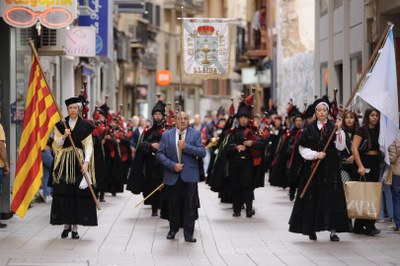 A Real Banda de Gaitas de Deputación de Oursense ha recorregut el carrer Major.