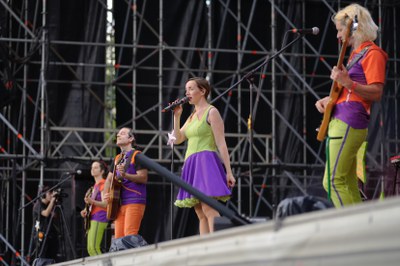 Grans i menuts van gaudir de l'espectacle de El Pot Petit.