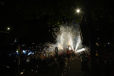 Concert per finalitzar el correfoc a l'avinguda Blondel.