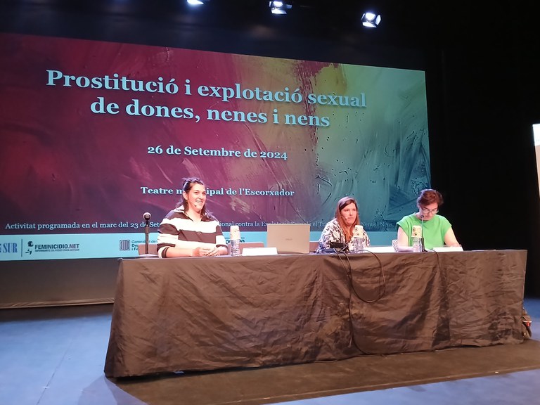 Representants d'Apip-Acam i Cruz Blanca han fet la taula rodona “Experiències d’abordatge del tràfic amb finalitats d’explotació sexual a Lleida”