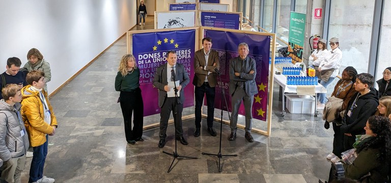 La mostra "Dones Pioneres de la Unió Europea" s'ha organitzat a Lleida pel Centre Europe Direct de la Paeria i el Centre de Documentació Europeu de la UdL.