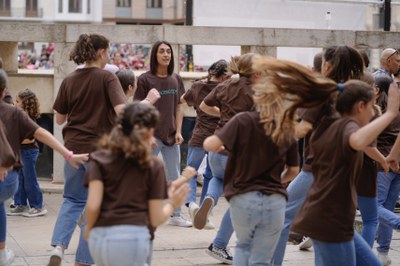 La plaça de Sant Joan s'ha omplert de dansa.