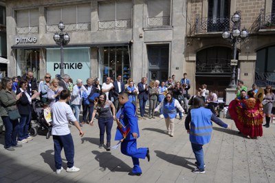 Membres de Down Lleida s'han animat a ballar tots junts