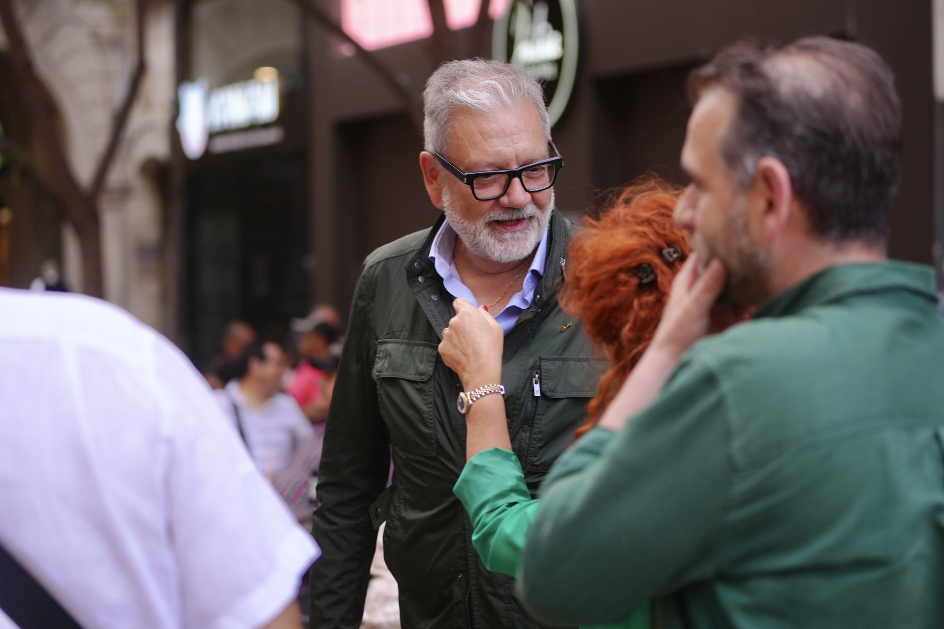 L'alcalde, amb el regidor de Festes, Xavi Blanco, aquesta tarda, al Ball de festa Major.