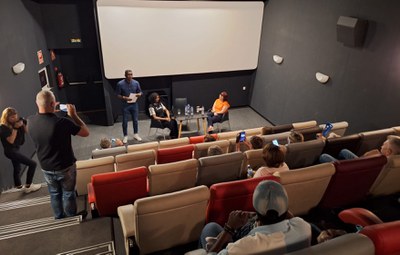 Lleida commemora el Dia internacional de les persones refugiades amb diversos actes. Aquesta tarda s'ha fet la lectura del manifest a l'Screenbox Lleida i la projecció del documental “Aamelat, jornaleres de la guerra”..