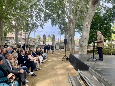 L'alcalde, Fèlix Larrosa, durant la seva salutació a l'acte de commemoració de l'1 de maig.