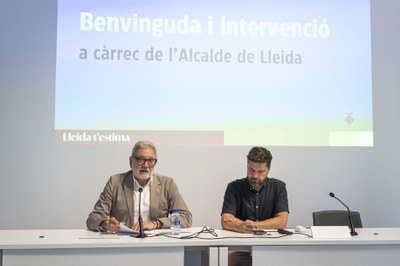 El paer en cap, Fèlix Larrosa, i el tinent d'alcalde Carlos Enjuanes, a l'acte de constitució del Consell Municipal de la Gent Gran, al Museu Morera..
