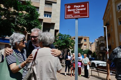 Larrosa ha saludat les filles de Claverol.