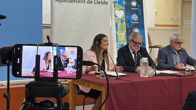 Ha intervingut en aquest acte la directora general de la Fundación Secretariat Gitano, Sara Giménez..