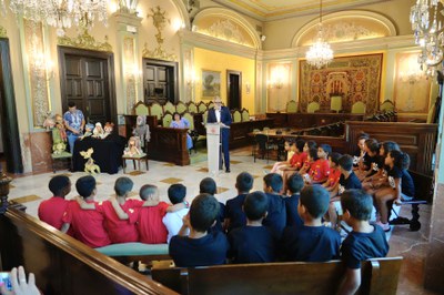 L'alcalde Larrosa ha adreçat unes paraules als infants i les famílies.