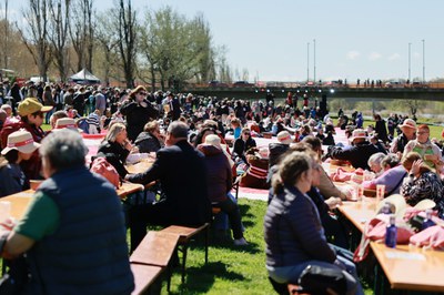 L'esdeveniment s'ha celebrat al marge esquerre del riu Segre i ha comptat amb una àmplia participació.