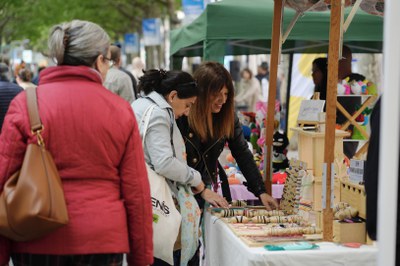 Desenes de parades omplen la Rambla de Ferran durant tot el dia.