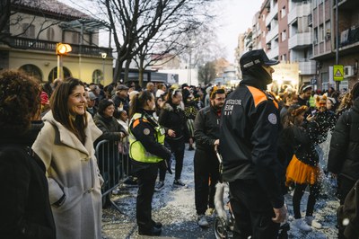 La tinenta d'alcalde Cristina Morón durant la rua.