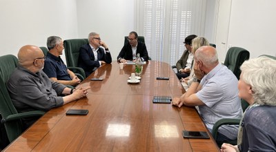 Reunió de treball del paer en cap, Fèlix Larrosa, amb l'alcalde de Mollerussa, Marc Solsona, i el seu equip de govern..