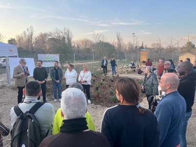 L’alcalde Fèlix Larrosa afirma que el projecte, adreçat a famílies i entitats de la zona 09, ajuda a “avançar cap a una ciutat més justa i sostenible”.