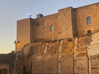 El Castell del Rei a La Suda llueix aquest estel de Nadal.