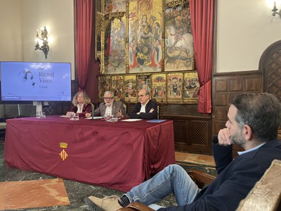 L'alcalde ha fet balanç de l'Any Viñes acompanyat de la regidora Pilar Bosch, el regidor Xavier Blanco i el Comissari de l'Any Vñes, Màrius Bernadó.