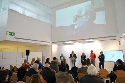 Presentació, a l'Escola d'Art Municipal Leandre Cristòfol, dels actes per commemorar el Centenari Jaume Magre.
