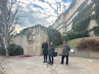 Algunes de les persones assistents han llegit poemes o escrits del poeta per tal de compartir-los i gaudir-los des de perspectives diferents.