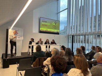 Avui s’han presentat els resultats del procés participatiu previ al I Congrés Dones que mouen ciutats en un acte en el marc del Dia Internacional de ….