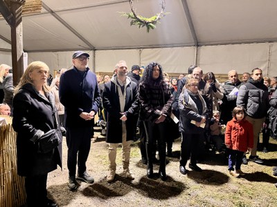 L'alcalde, Fèlix Larrosa, el regidor de Festes i Tradicions, Xavi Blanco, i la regidora Violant Cervera, abans d'iniciar el recorregut.