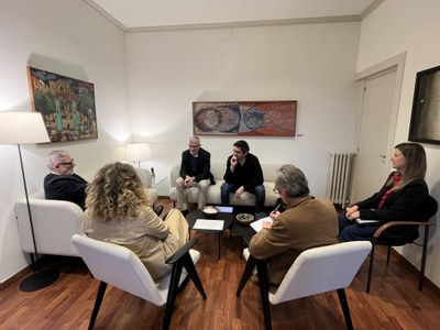 Un moment de la reunió amb els directius d'Aeroports de Catalunya que ha tingut lloc aquest matí al Palau de la Paeria..