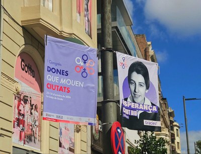 Banderola que homenatja Esperança Canut Diu.