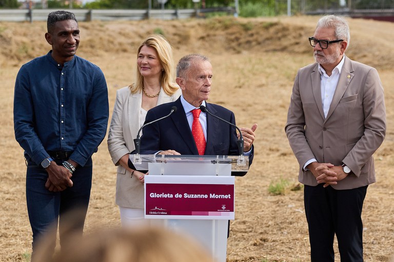 Manuel de Miguel, fill de Suzanne Mornet, durant el seu parlament