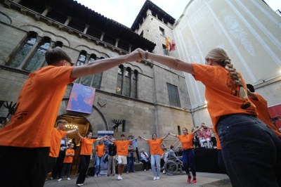 La plaça Paeria ha acollit una ballada de sardanes.