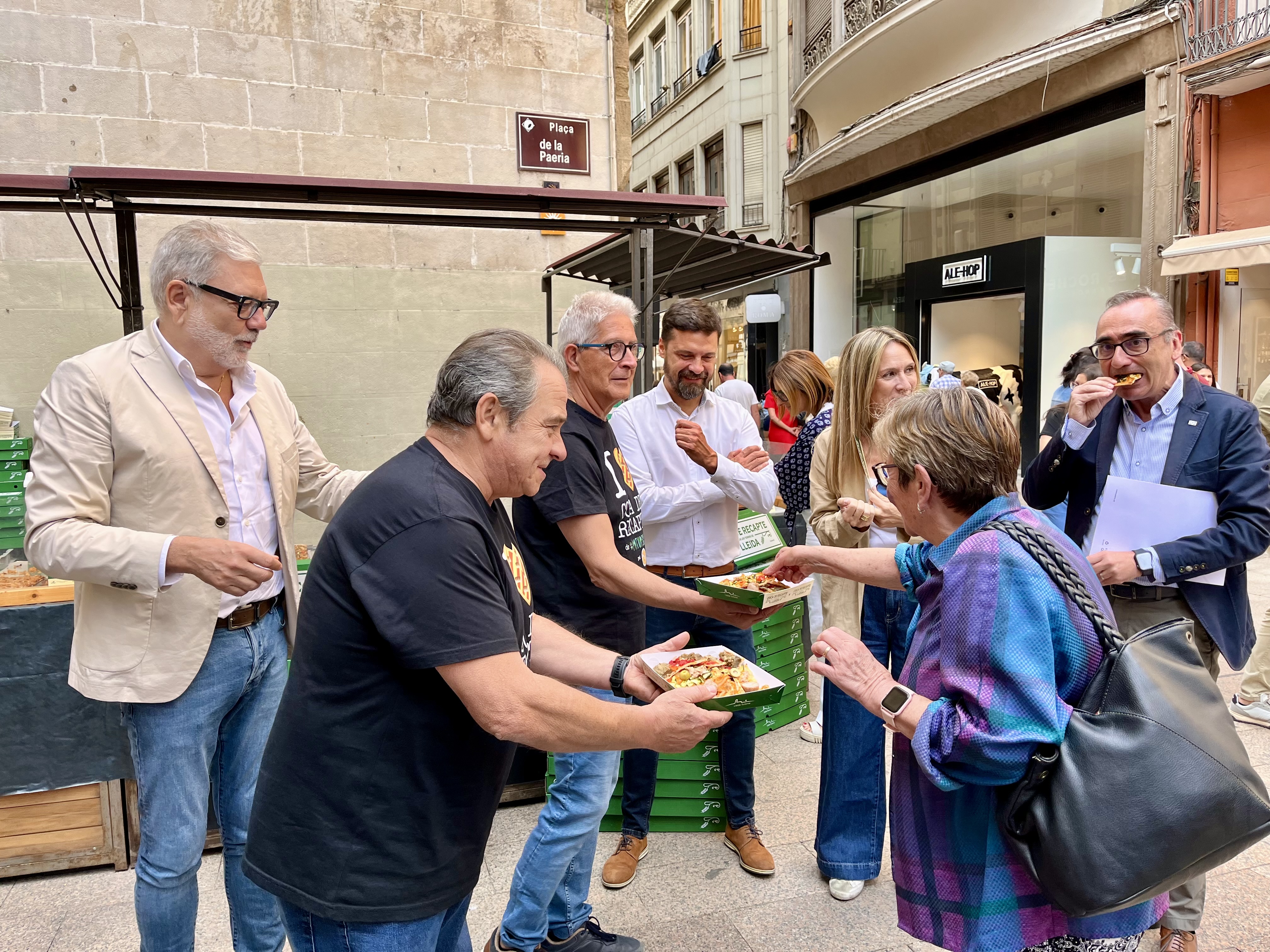 Un moment del tast de la Coca de Recapte