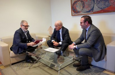 L’alcalde, Fèlix Larrosa, s'ha reunit amb Carles Vilarrubí, president de l’Acadèmia Catalana de Gastronomia i Nutrició..