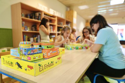 Càpsula formativa laboral sobre l'àmbit de la cura dels infants. Avui s'ha fet una activitat a la Ludoteca de la Bordeta..