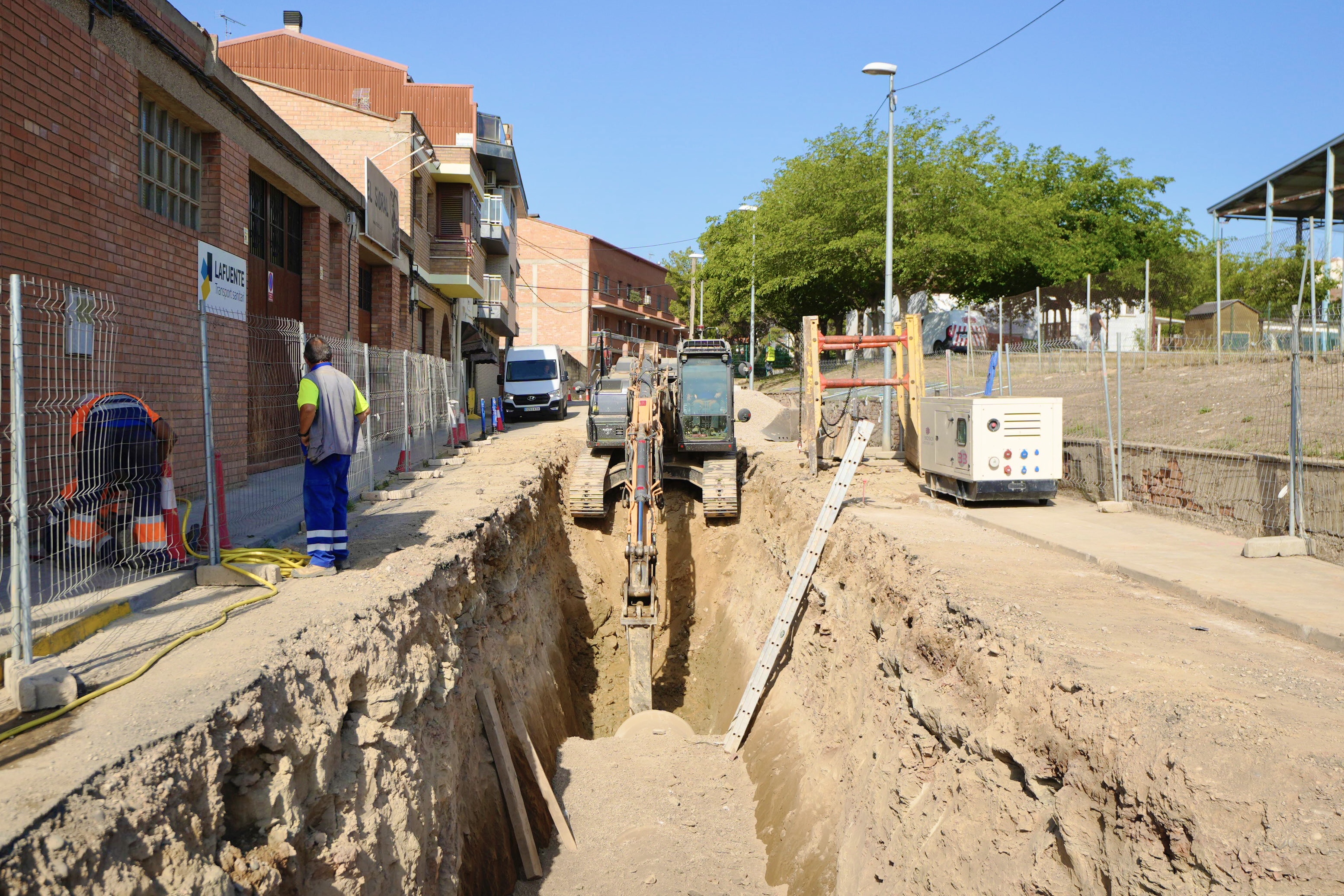 Les tasques de construcció del nou col·lector al carrer Grealó