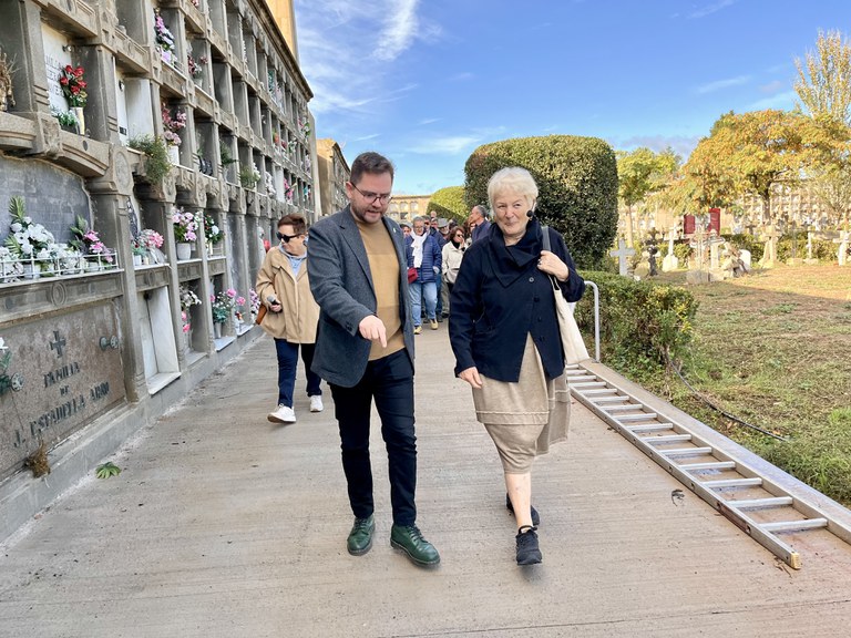 El regidor de Drets Civils, Roberto Pino, i la historiadora Conxita Mir