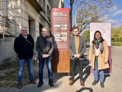 El regidor de Drets Civils, Roberto Pino, la regidora Jordina Freixanet, el director de Memorial Democràtic, Jordi Font, i l'historiador Joan Sagués,….