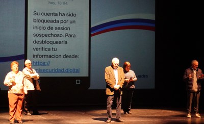 Obra teatral per a persones sènior sobre prevenció i consells de seguretat.