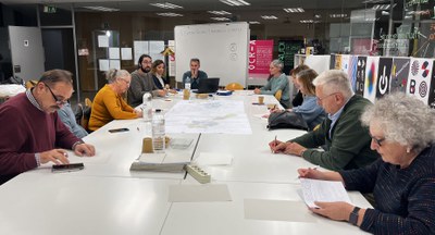 En el taller d'aquesta tarda, s'han dividit els i les participants en tres grups per parlar de qüestions diverses..