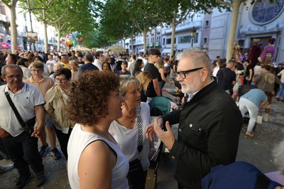 El paer en cap, Fèlix Larrosa, ha assistit aquesta tarda a la Batalla de Flors, amb els i les membres de la Corporació Municipal..