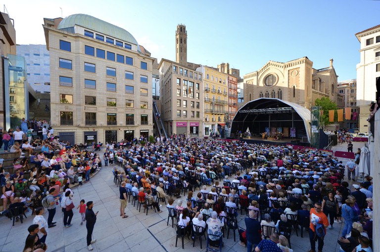 38è Festival Folklòric amb la participació d’Aukeran Dantza Kompaina i l’Esbart Dansaire Sícoris - Ballet Ciutat de Lleida.