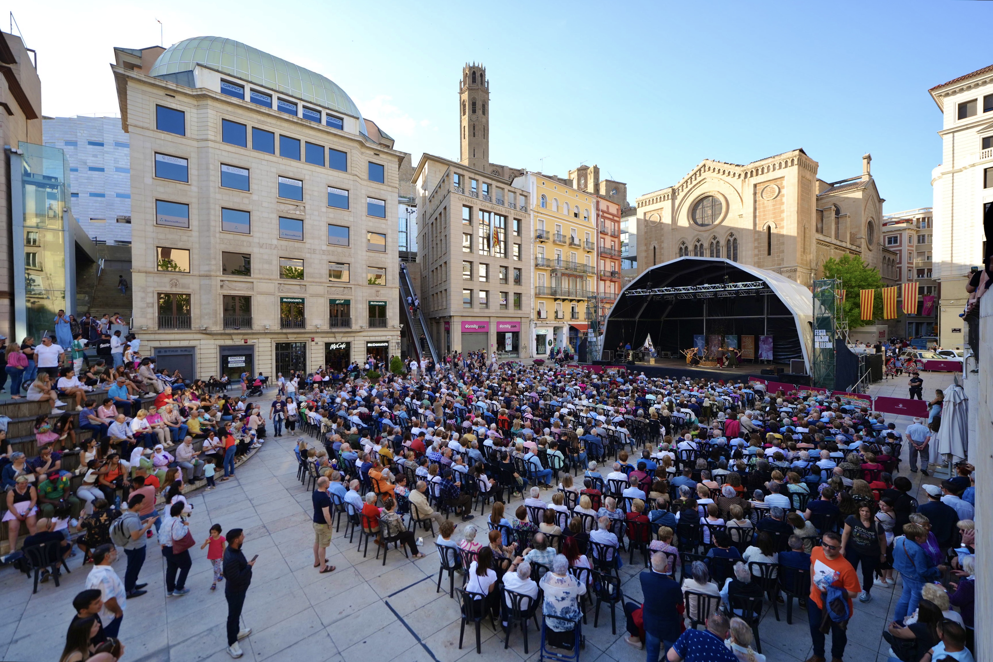 38è Festival Folklòric amb la participació d’Aukeran Dantza Kompaina i l’Esbart Dansaire Sícoris - Ballet Ciutat de Lleida.