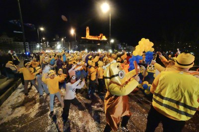 La Seu Vella presideix el pas de la Rua.