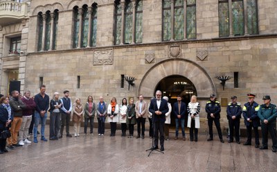 Minut de silenci, aquest migdia a la plaça de la Paeria, en memòria de les víctimes i les persones afectades pel temporal DANA..