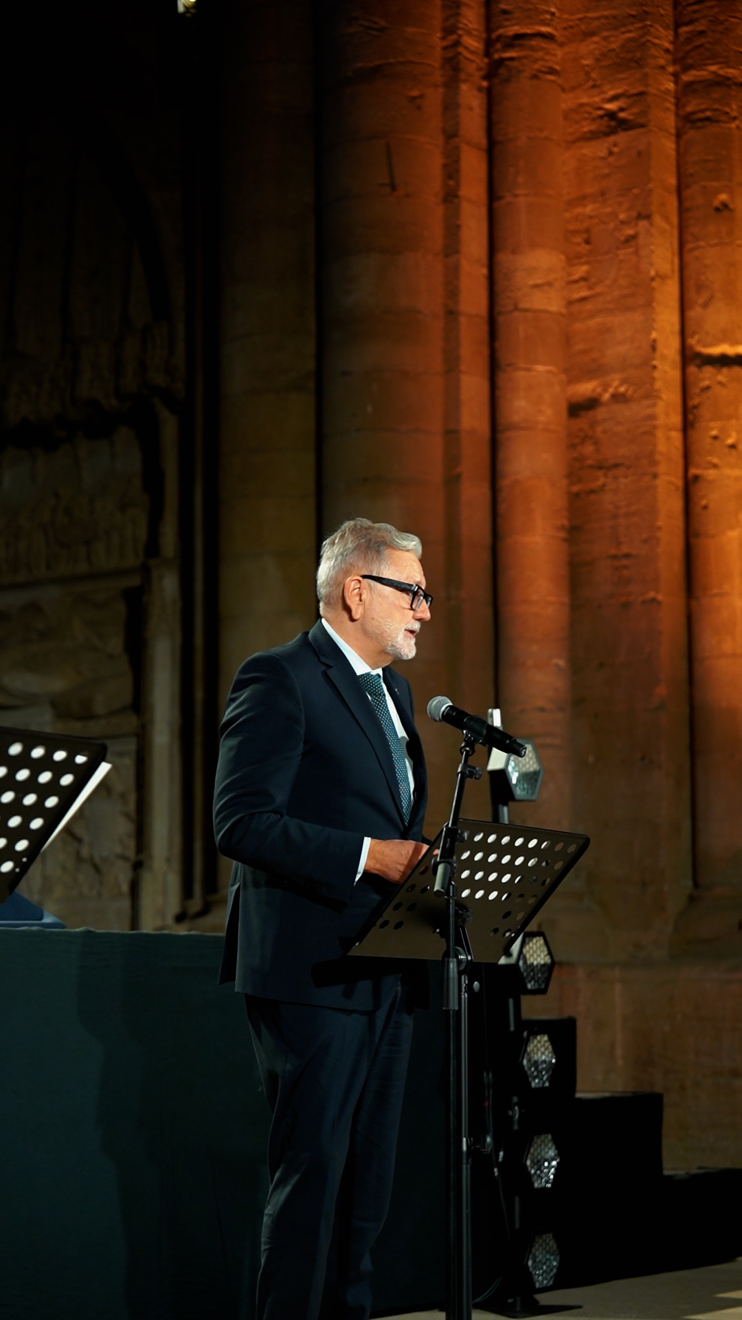 L'alcalde, Fèlix Larrosa, durant els Premis Literaris 2025