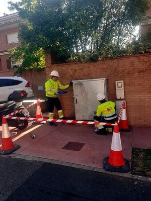 També s'ha actuat netejant i pintant els armaris de connexions elèctriques.