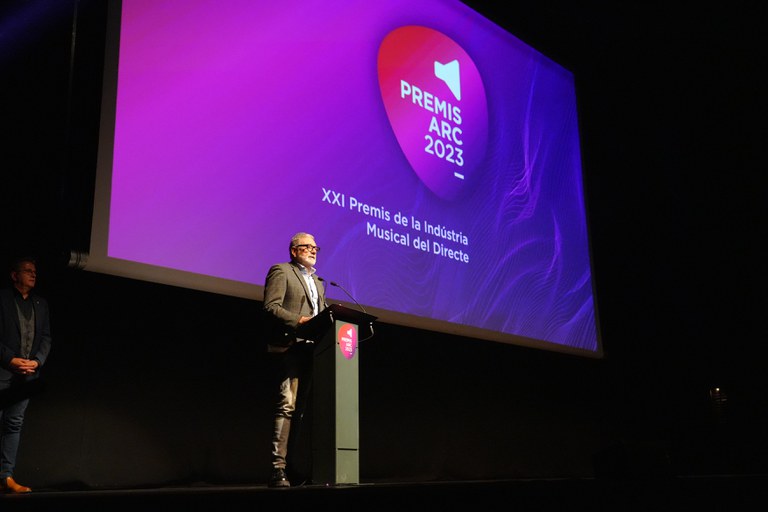 El paer en cap, Fèlix Larrosa, ha assistit a la gala de lliurament dels Premis ARC a la Llotja.